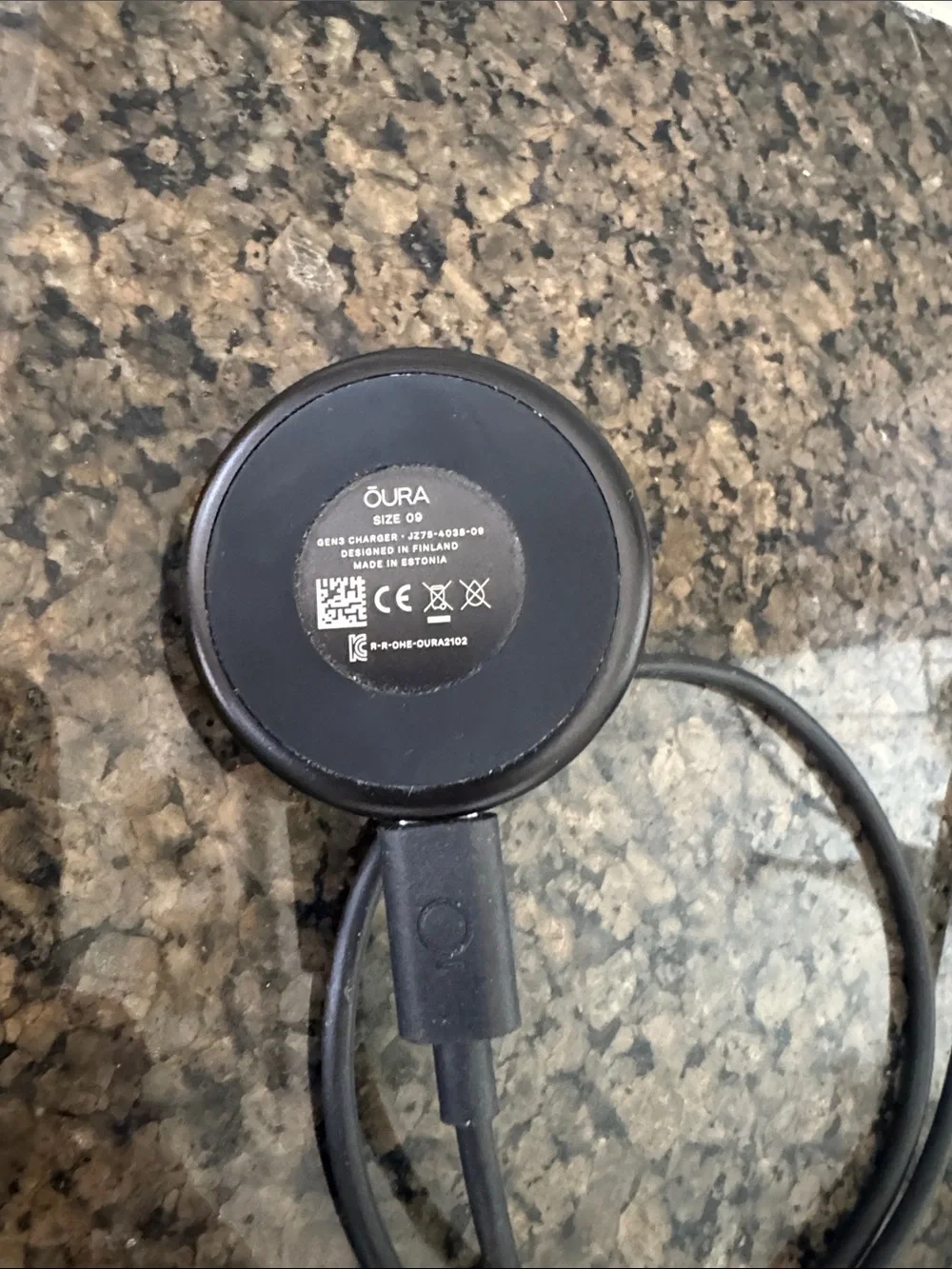 Gold Oura Ring 3rd Gen Size 9 with Charger and Box